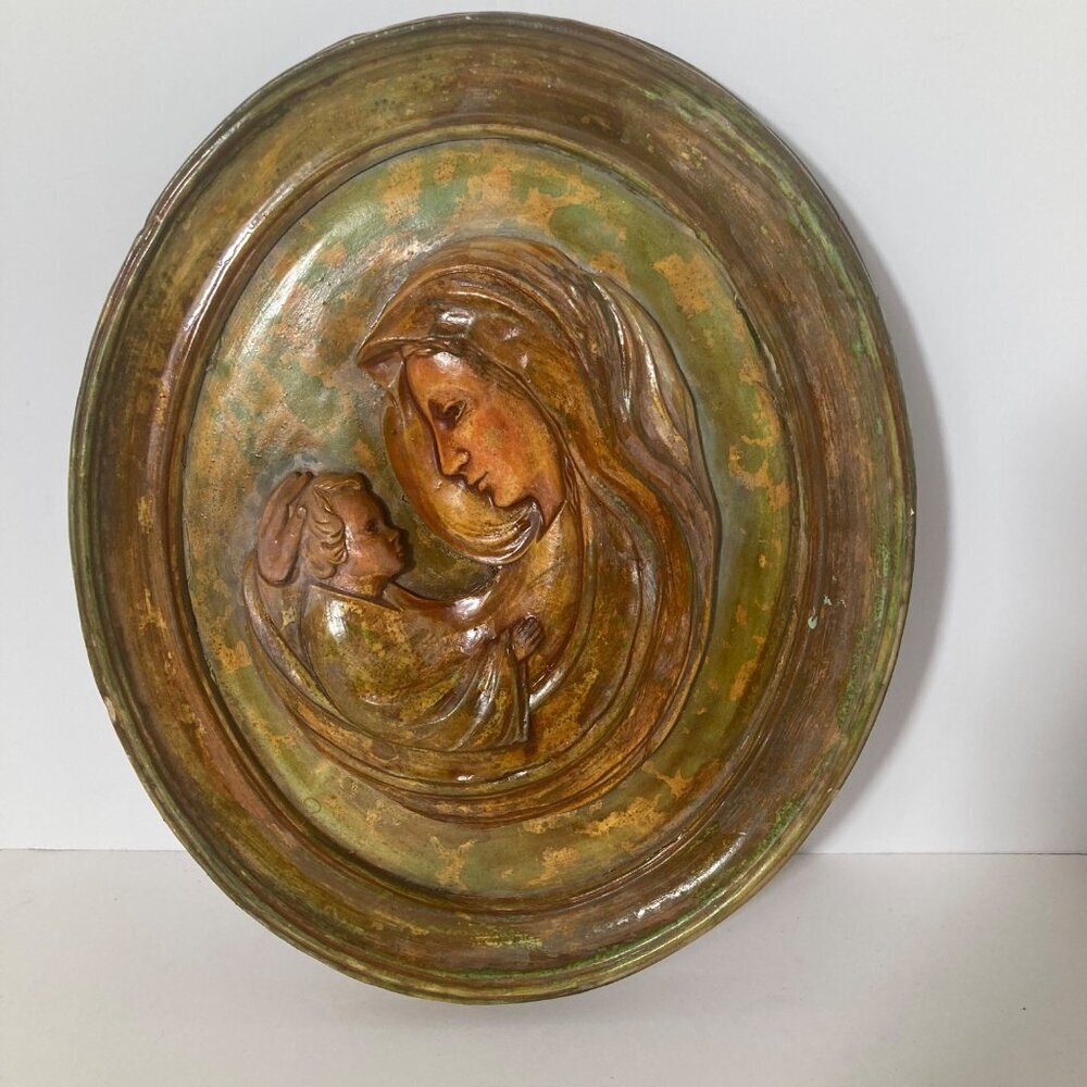 Vintage Madonna & Child Chalkware Oval Wall Picture Sculpture Gold 1981 11 x 9"
